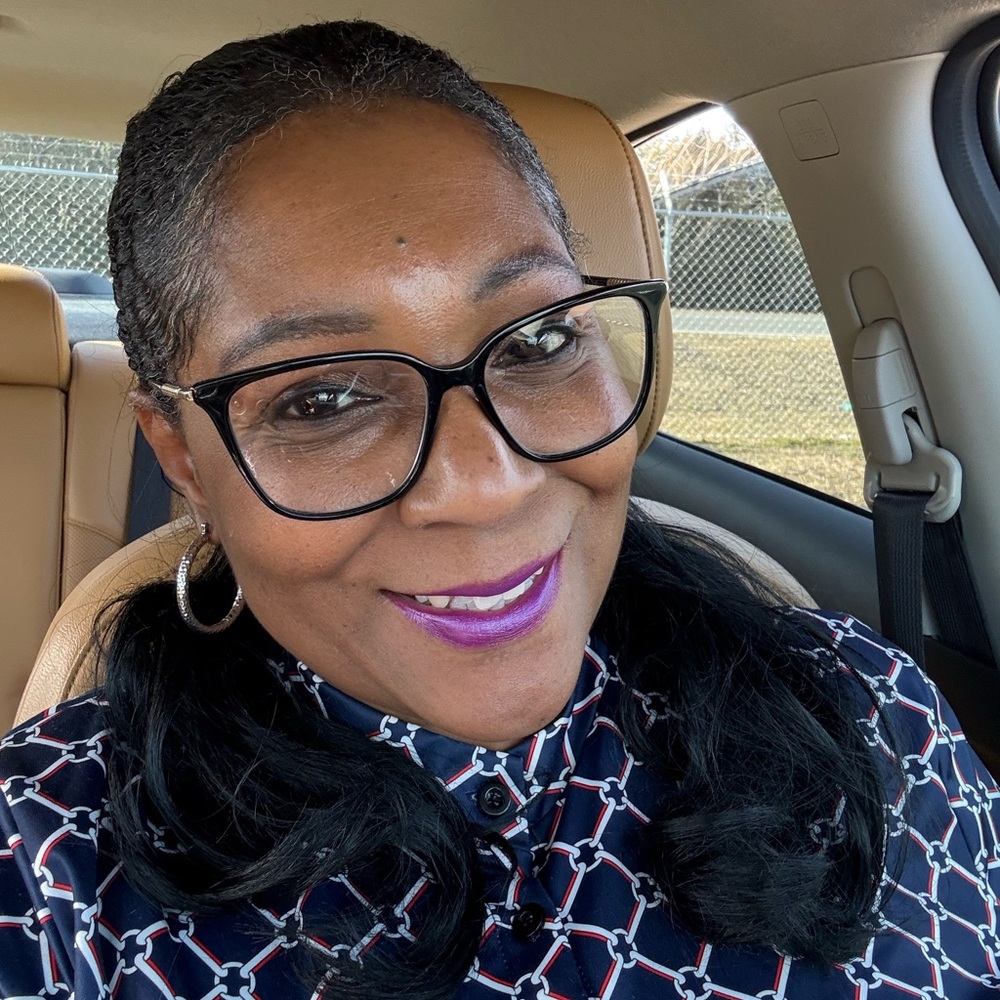 Meet your Posher, Nena